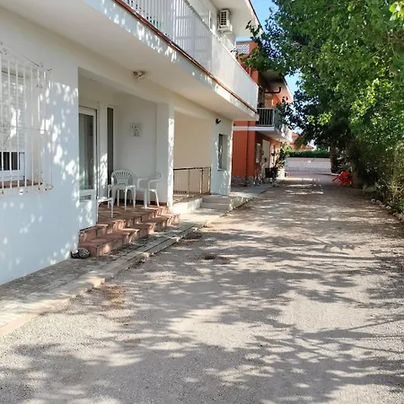 Apartment Mary's House